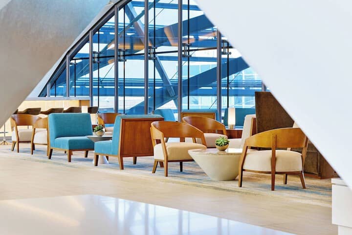Lobby lounge